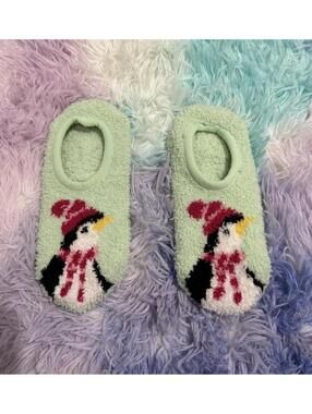 Old Navy Low Cut No Show Fuzzy Penguin Grippy Socks